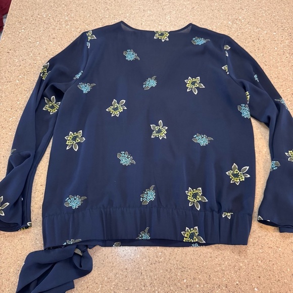 LOFT Womens Faux Wrap Front Bell Sleeve Blouse Size Med Blue With Flowers - Picture 7 of 8